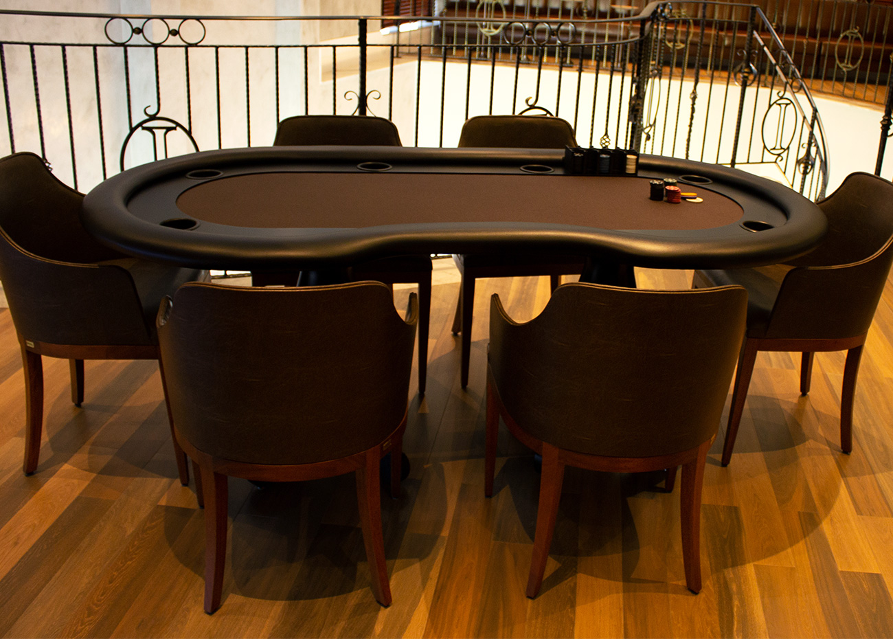 Mesa de Poker Torres com Borda Estofada - Nelson Bilhares